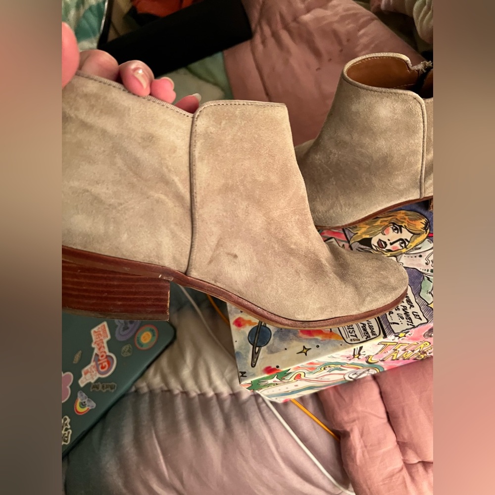 Sam Edelman Petty Chelsea Boots in Putty size 10
